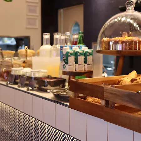 Real Residencia - Turisticos מלון דירות 4*