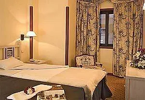 Real Residencia - Turisticos מלון דירות