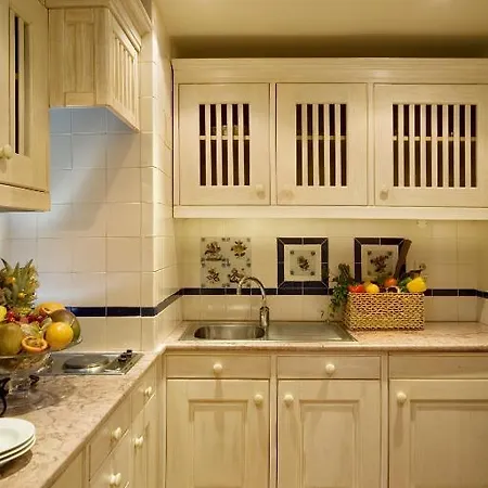 Real Residencia - Turisticos 아파트호텔 4*